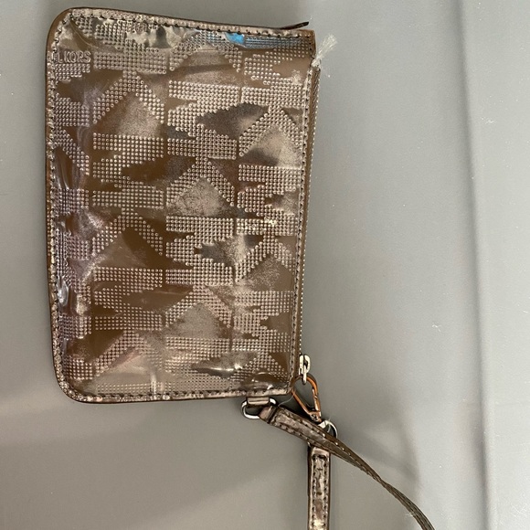 Michael Kors wristlet - Picture 2 of 3